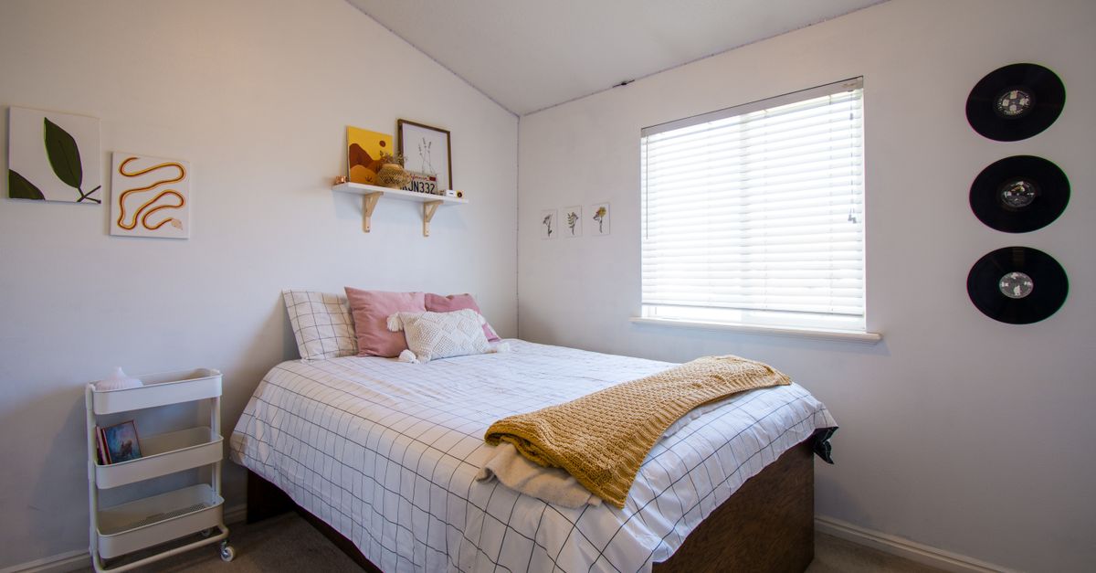 Shared bedroom option at Sandy's Graceful residential home