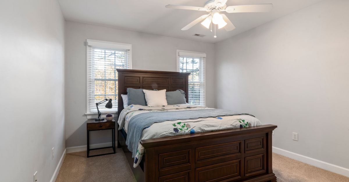 Private bedroom in Sandy's Graceful residential home